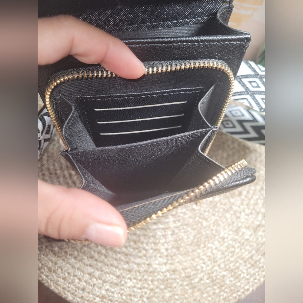 Fashion Nova Black Quilted Crossbody Bag with Gold Accent. NWT - Picture 5 of 9